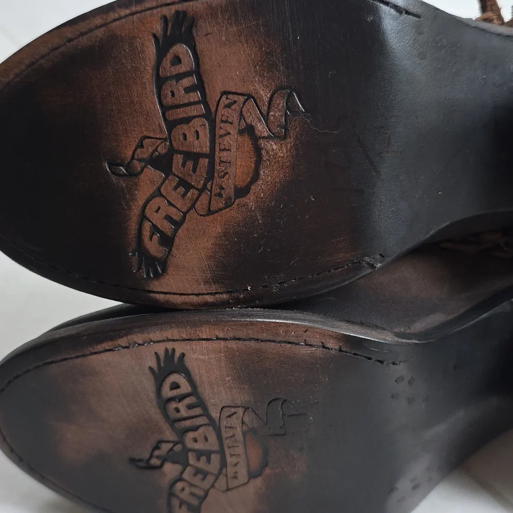 New without box Freebird Sally Boots Brown Fringe Ankle Booties Distressed sz 9 - Picture 3 of 7